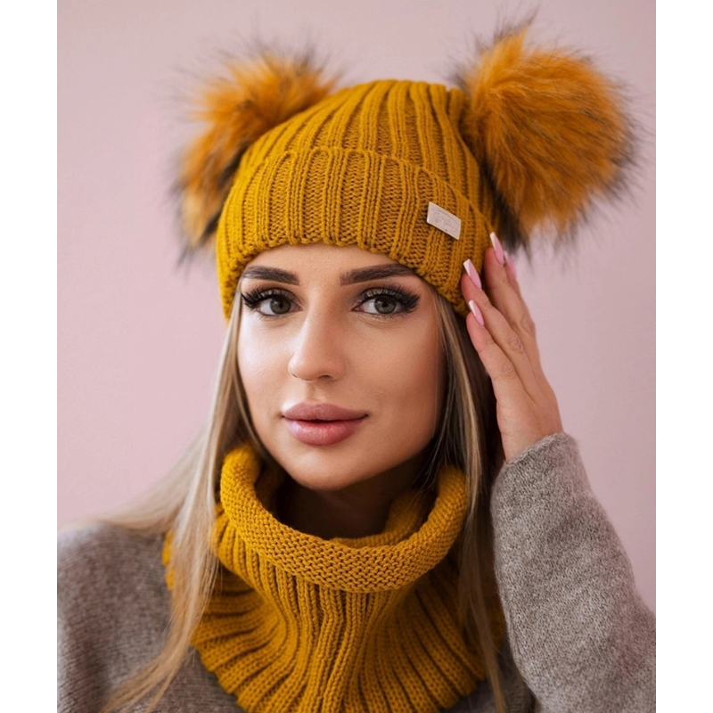 Anna - zimní set čepice s bambulemi a nákrčníkem - hořčicová