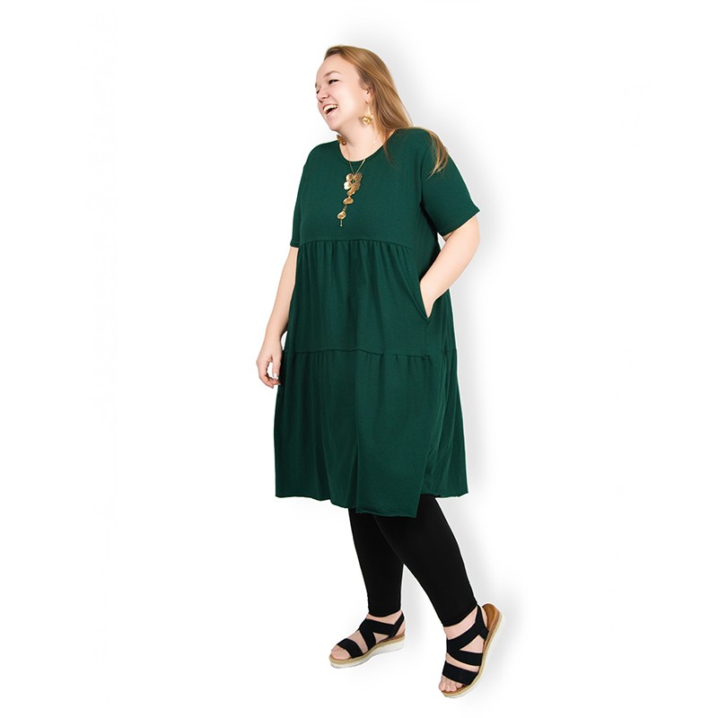 BRIANNA - PLUS SIZE šaty - smaragdová, sedne do velikosti 50