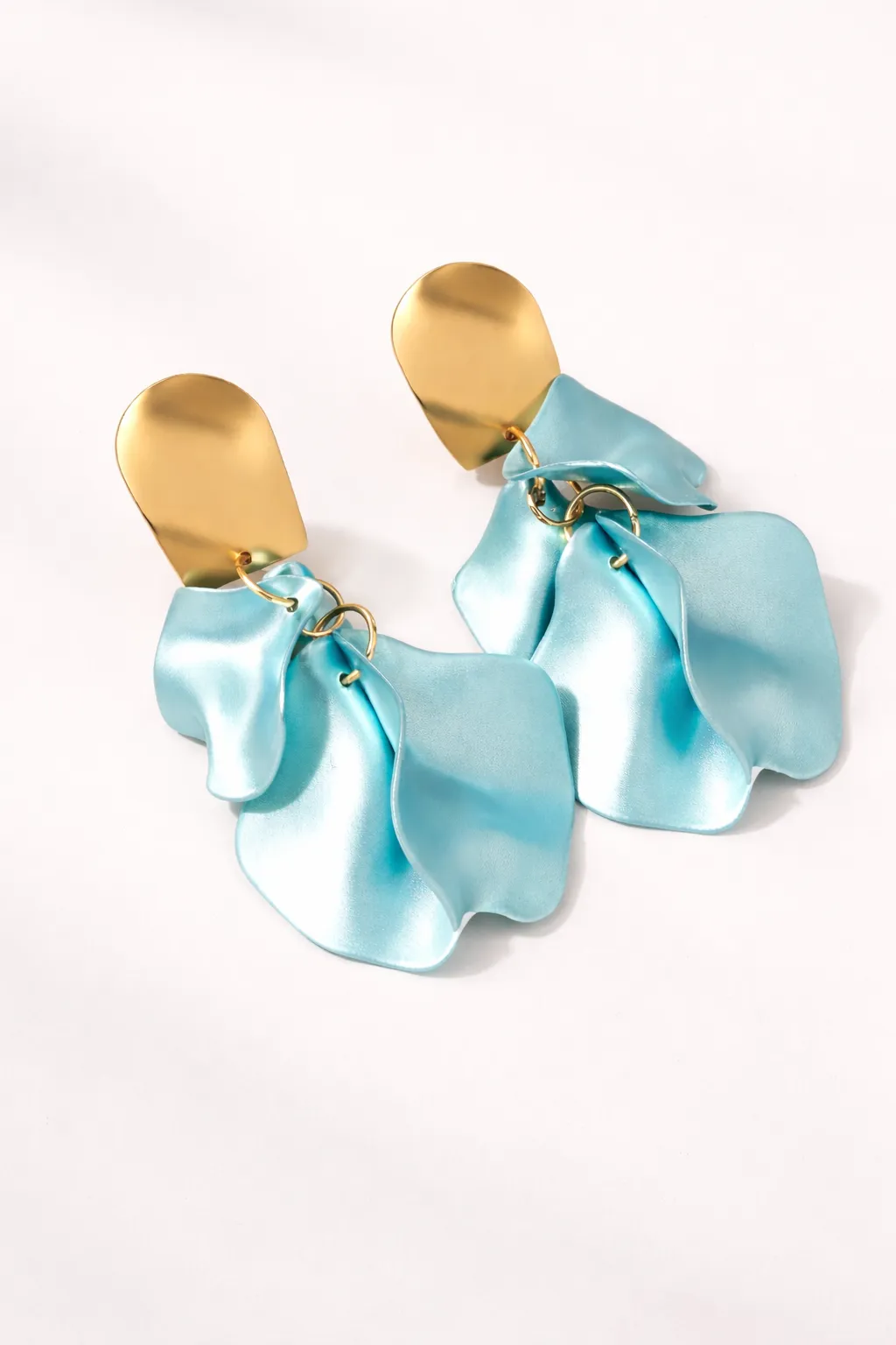 GRACE - elegantní náušnice - světle modrá