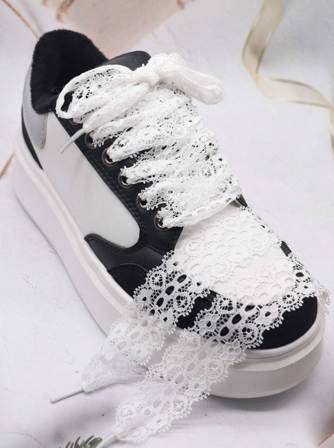 LACE LACES – bílé krajkové tkaničky do bot - 120 cm
