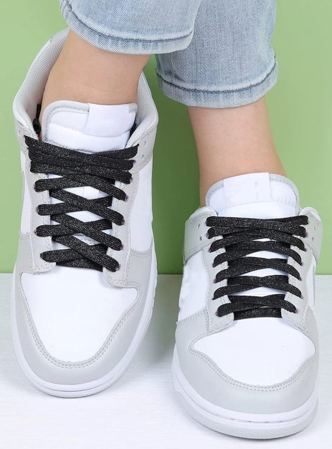 GLITTER LACES - třpytivé tkaničky - černá, 120 cm