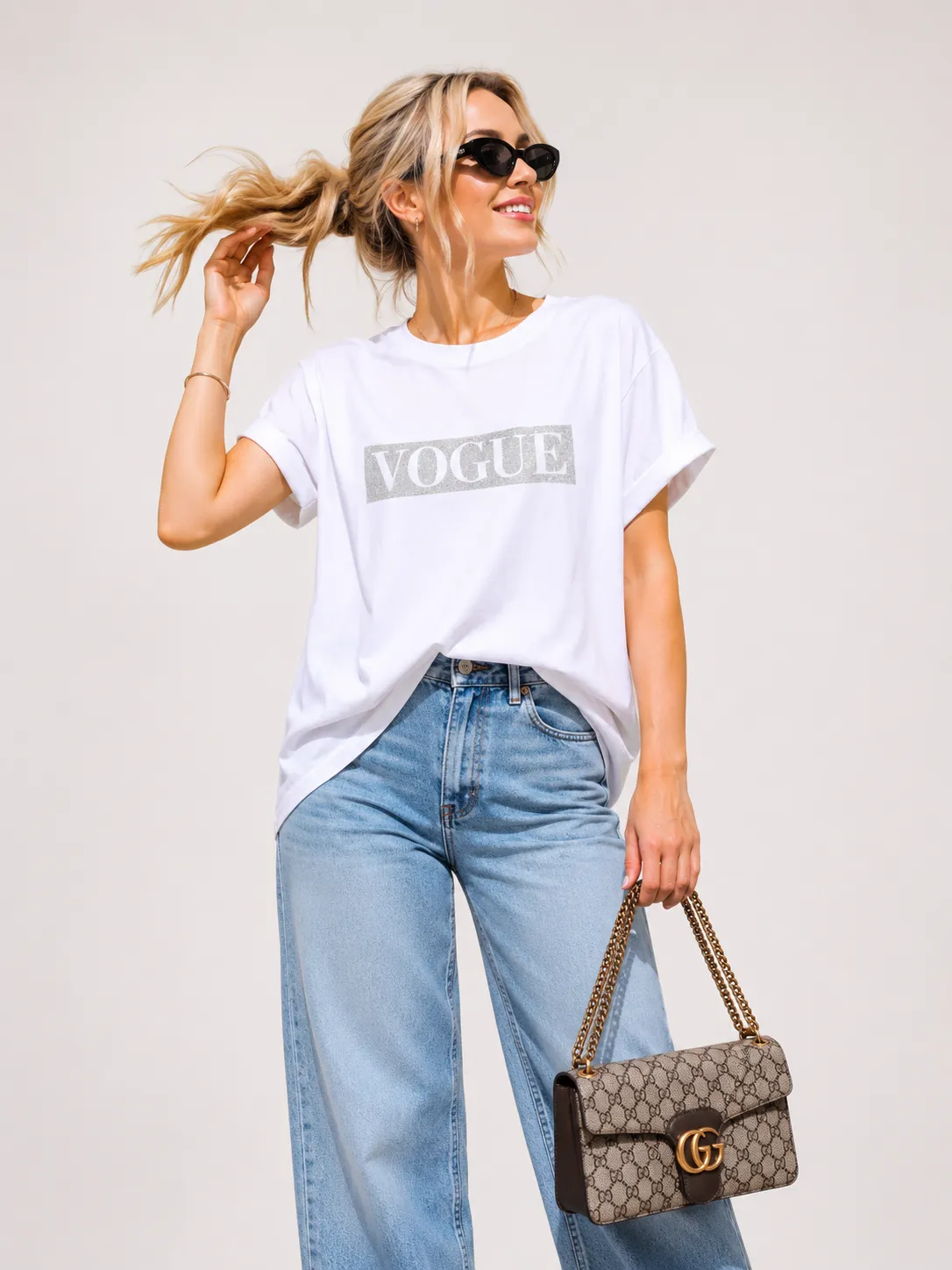 VOGUE - třičko s nápisem, bílá - sedne od velikosti S do XL