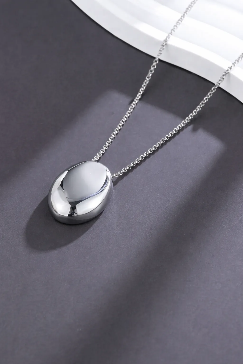 LIA - náhrdelník z chirurgické oceli