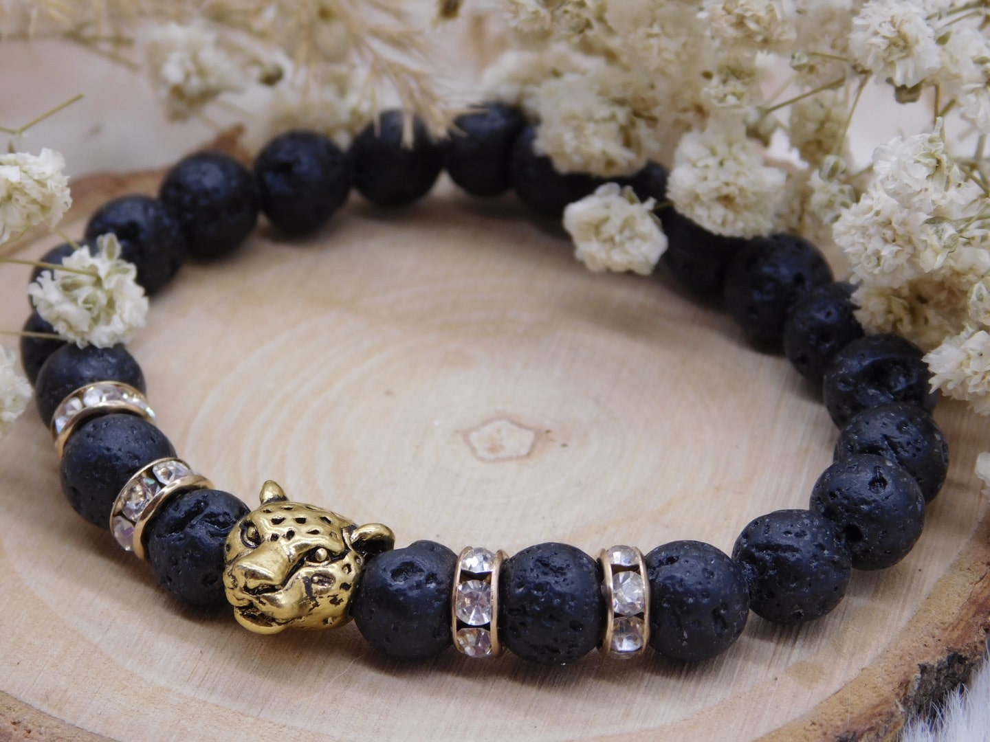 Lávový náramek se zlatým levhartem