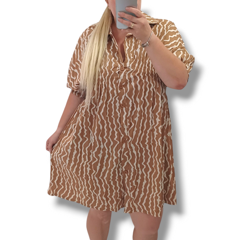 Clarissa - PLUS SIZE košilové šaty - béžové, sednou do velikosti 54