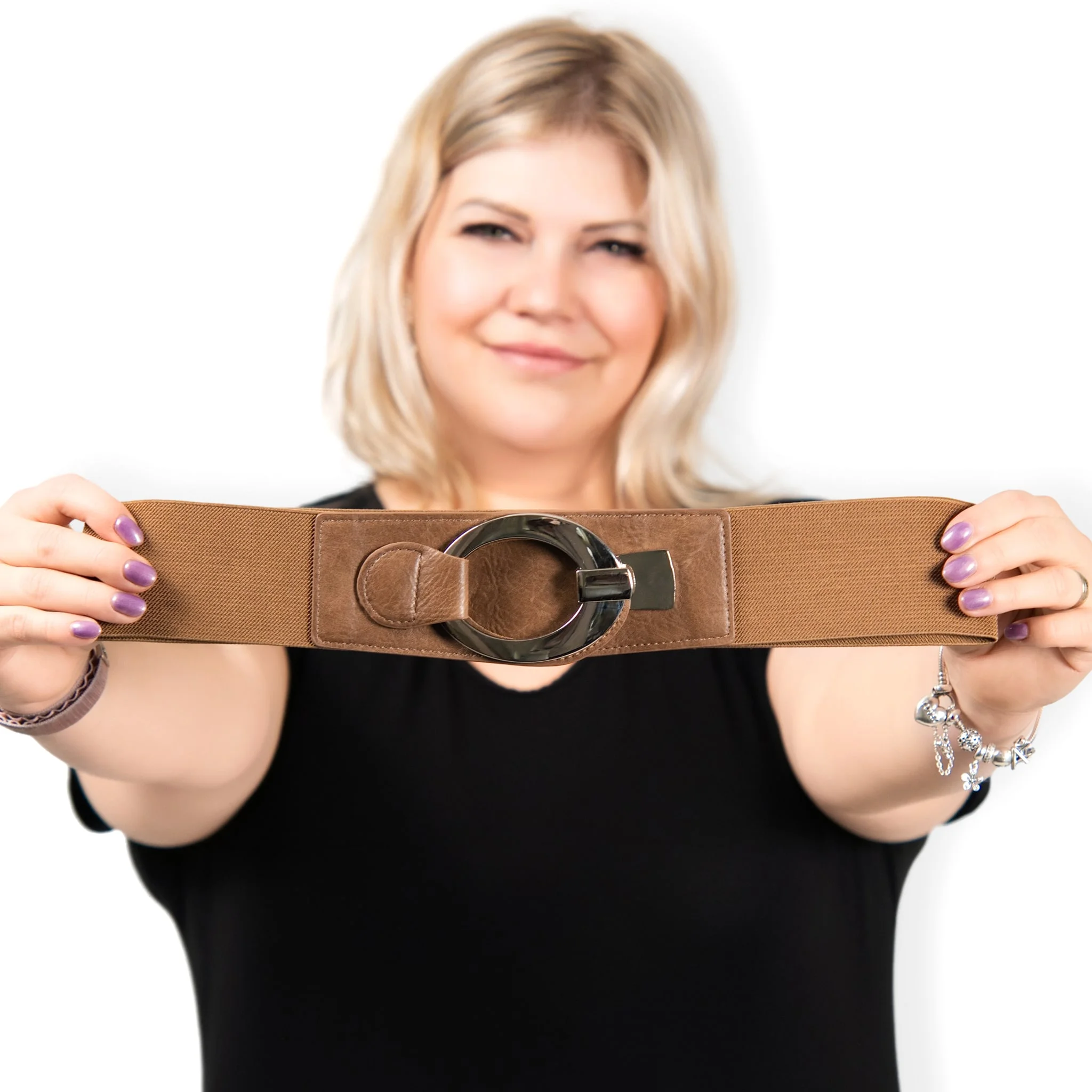 LARA - pružný pásek se stříbrnou sponou - hnědá, velikost 78-118 cm