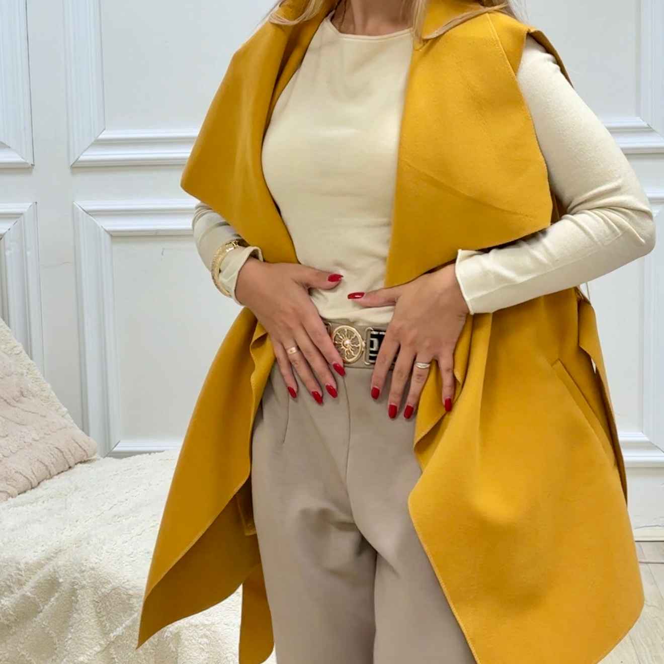 Moly - flaušová vesta krátká - hořčice, sedne od velikosti XS do XL