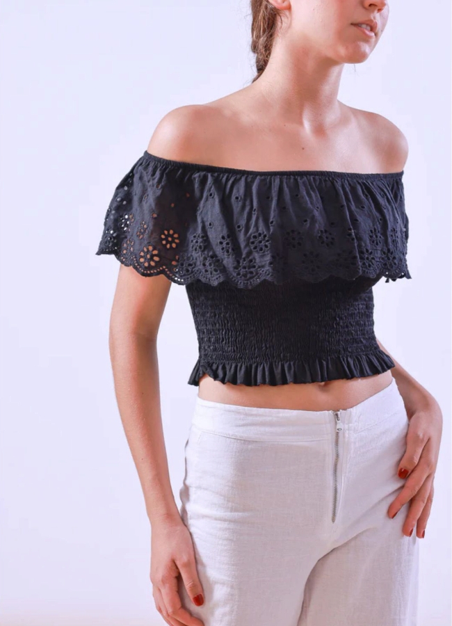 Ažurový crop top Noemi - černá, velikost sedne od S do XL