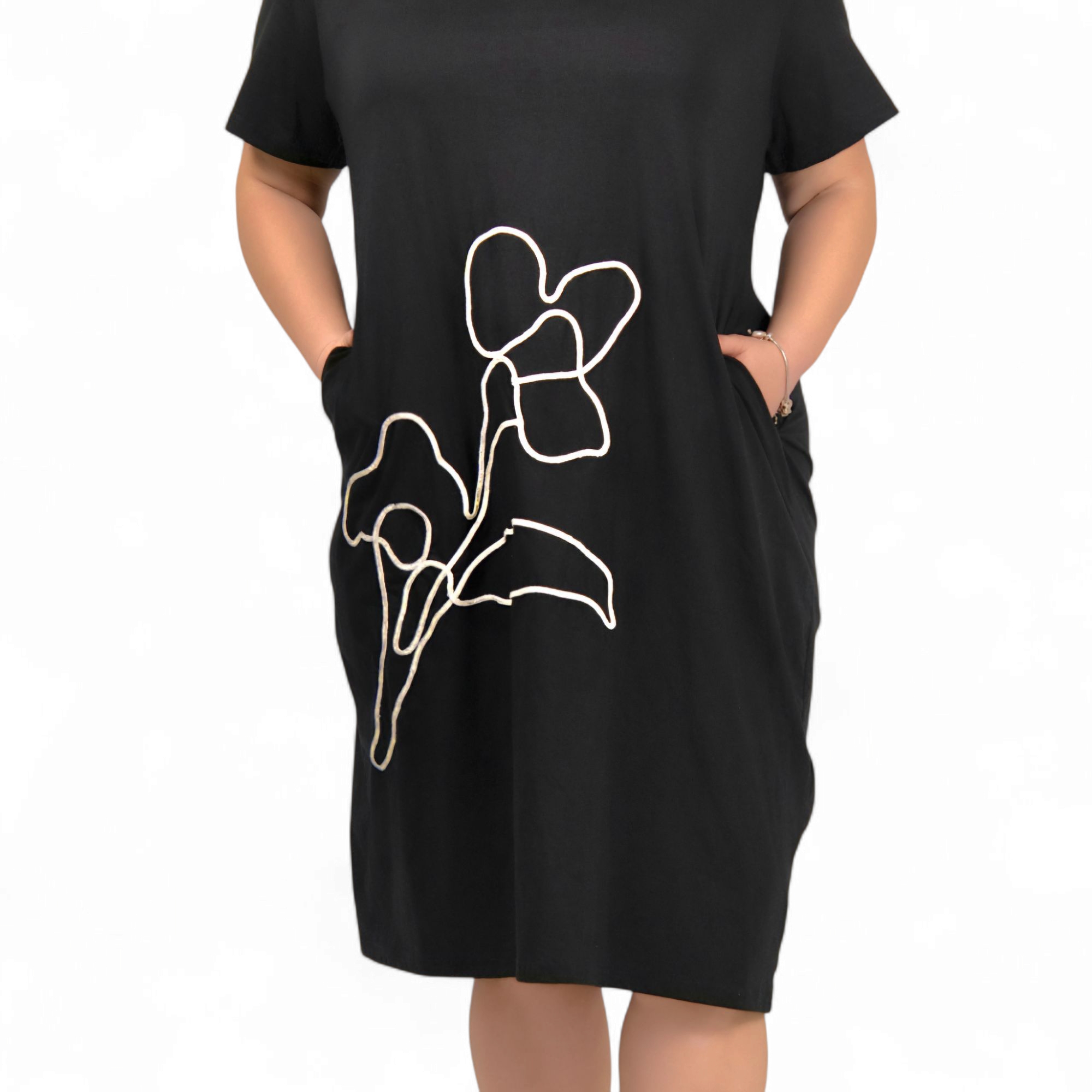 VERA - PLUS SIZE šaty s květinovou výšivkou, sednou do velikosti 50