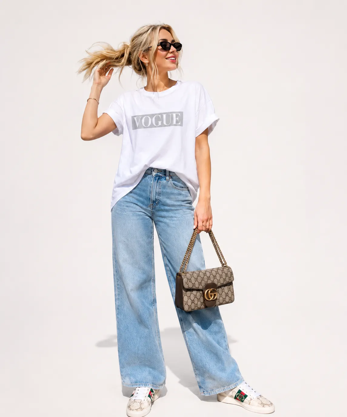 VOGUE - třičko s nápisem, bílá - sedne od velikosti S do XL