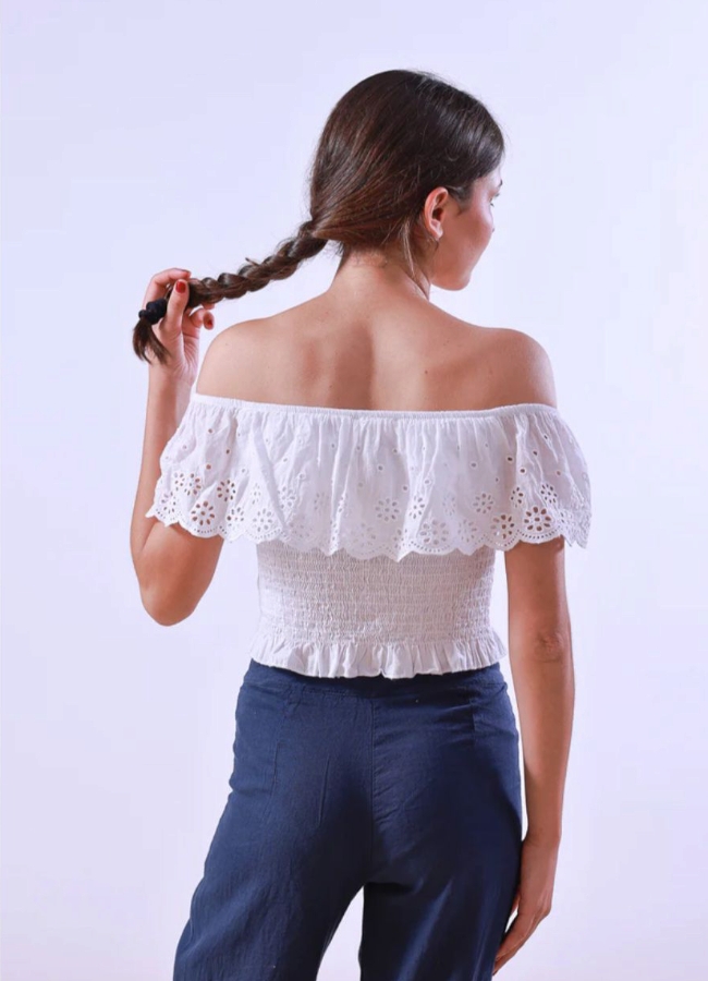 Ažurový crop top Noemi - bílá, velikost sedne od S do XL