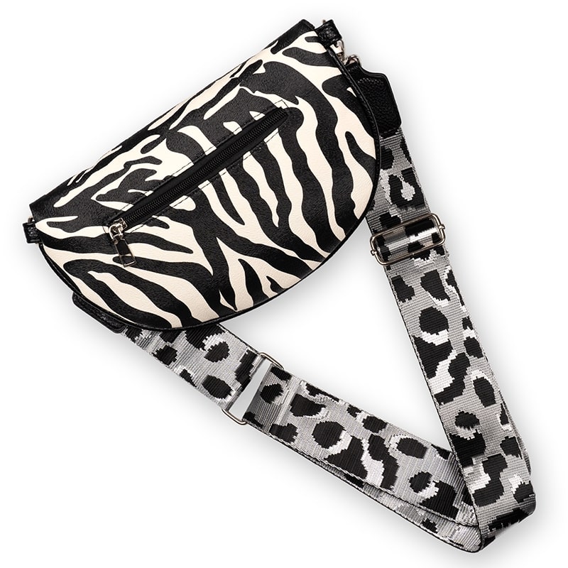 ZOE - crossbody ledvinka s potiskem zebry