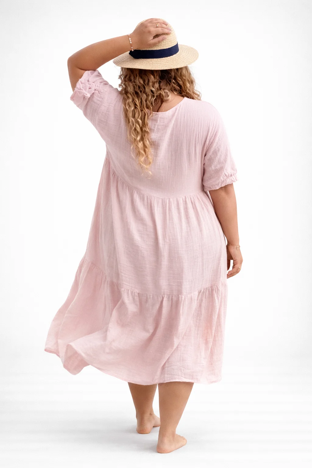 LIANA - PLUS SIZE mušelínové šaty - pivoňka, sednou do velikosti 50