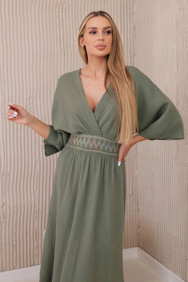 MELANIE - mušelínové šaty s výšivkou v pase, khaki, sednou od velikosti S do L